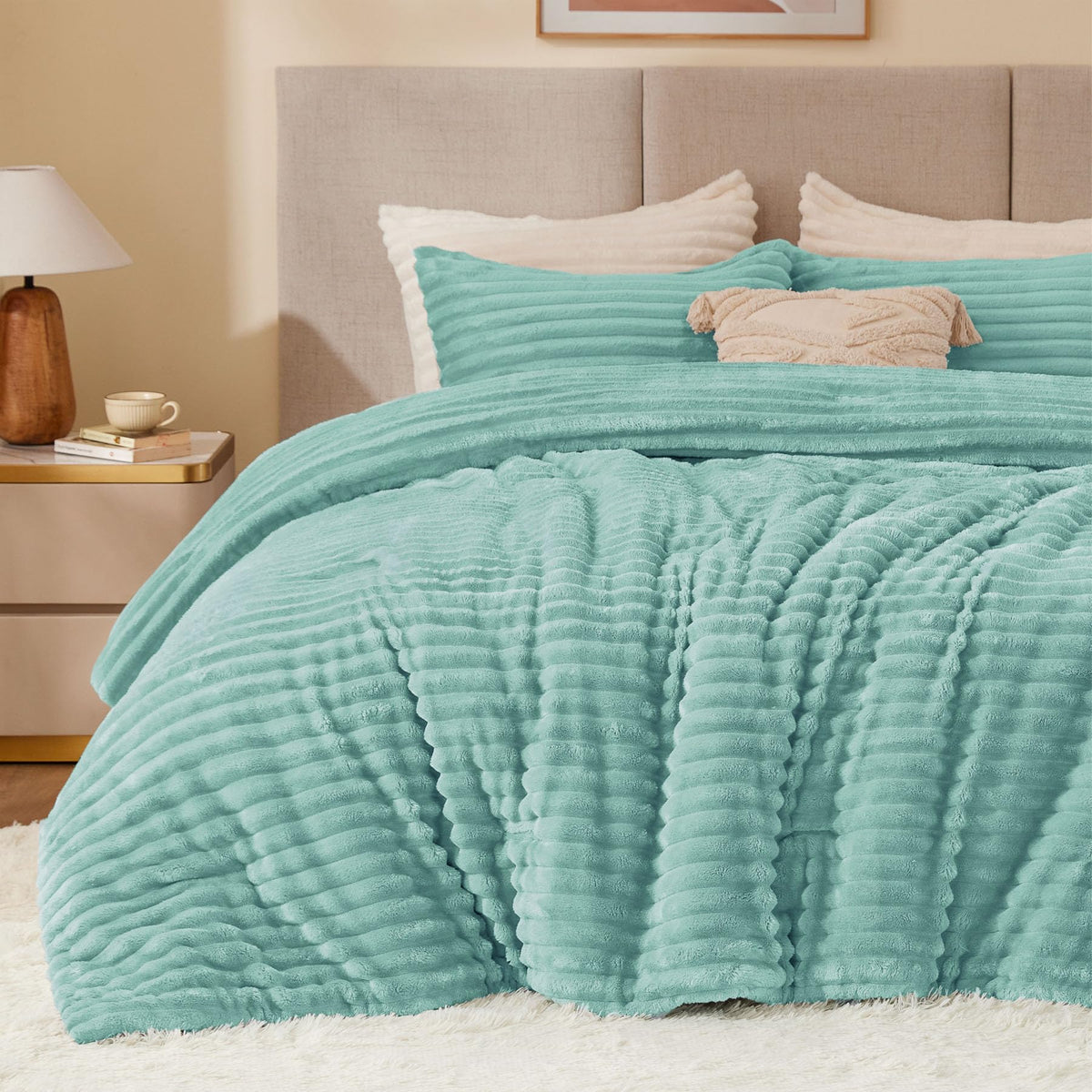 BEDELITE Fleece Full Comforter Set, Fluffy Bed Set, Cream White