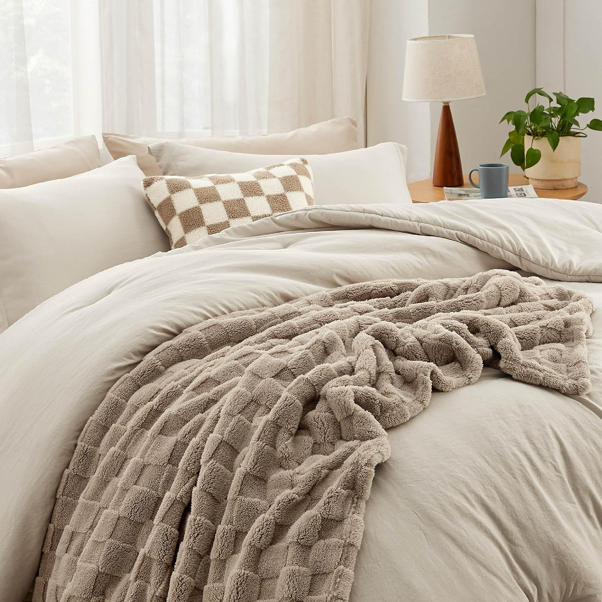 Bedsure Queen Bedding Set -5 Pieces Boho Comforter Sets Queen Size with Checkered Throw Blanket, Decorative Pillow, Lightwight Bedding for All Season, Fluffy Soft Bedding Set, Linen Beige Brown