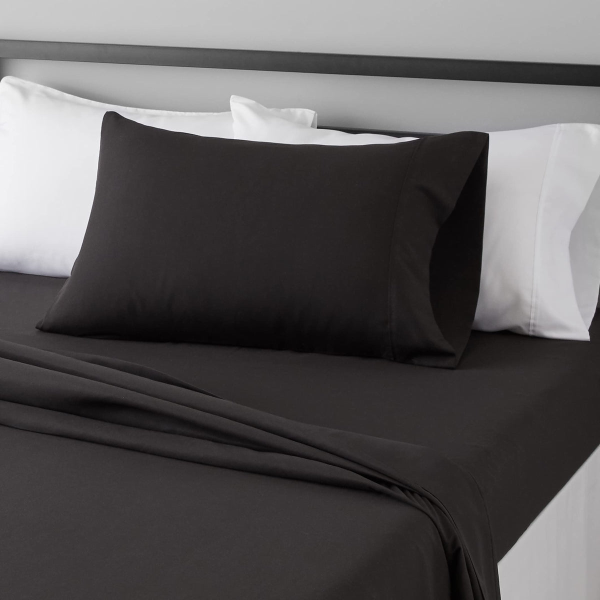 Amazon Basics Lightweight Super Soft Easy Care Breathable Microfiber 4 Piece Bed Sheets Set with 14-Inch Deep Pockets, Full, Navy Blue, Solid
