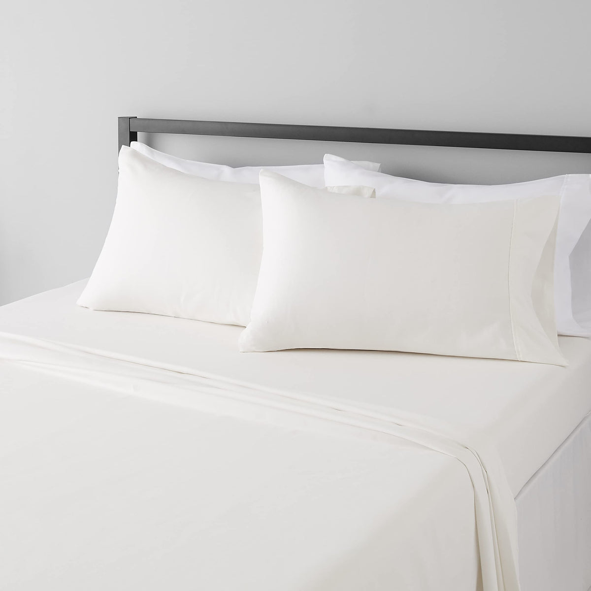 Amazon Basics Lightweight Super Soft Easy Care Breathable Microfiber 4 Piece Bed Sheets Set with 14-Inch Deep Pockets, Full, Navy Blue, Solid
