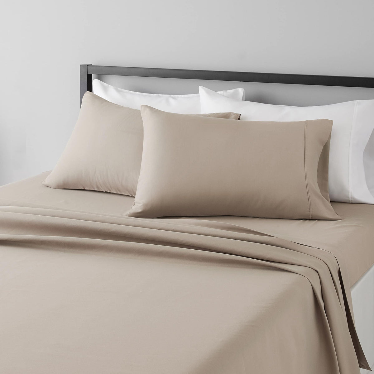 Amazon Basics Lightweight Super Soft Easy Care Breathable Microfiber 4 Piece Bed Sheets Set with 14-Inch Deep Pockets, Full, Navy Blue, Solid