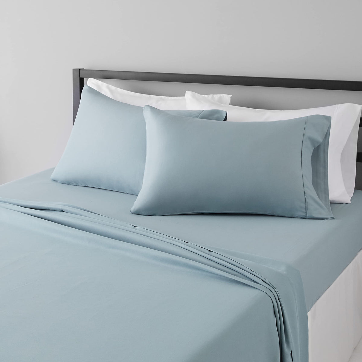 Amazon Basics Lightweight Super Soft Easy Care Breathable Microfiber 4 Piece Bed Sheets Set with 14-Inch Deep Pockets, Full, Navy Blue, Solid