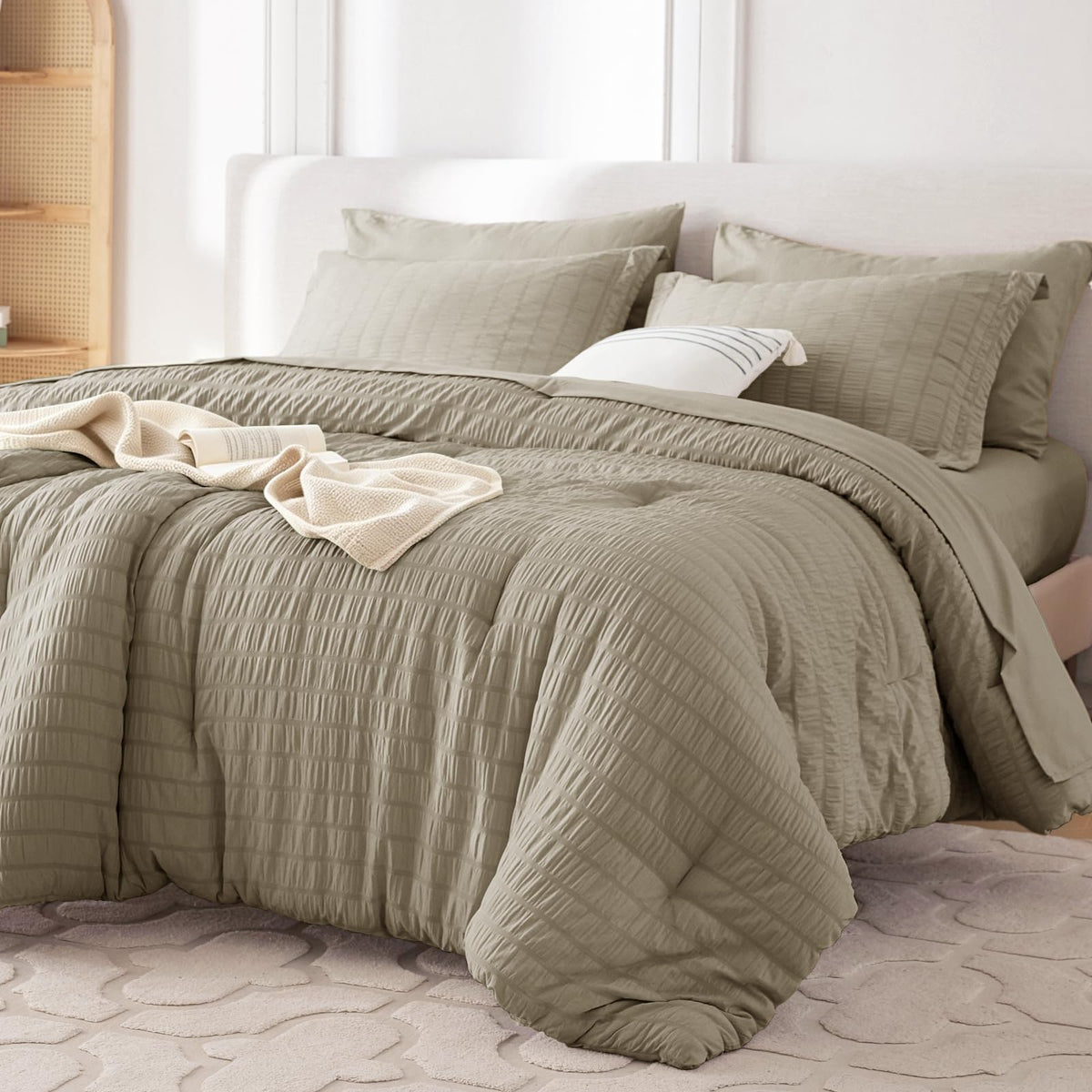 MUXHOMO Queen Comforter Set 7 Pieces, Seersucker Bed in a Bag, Beige