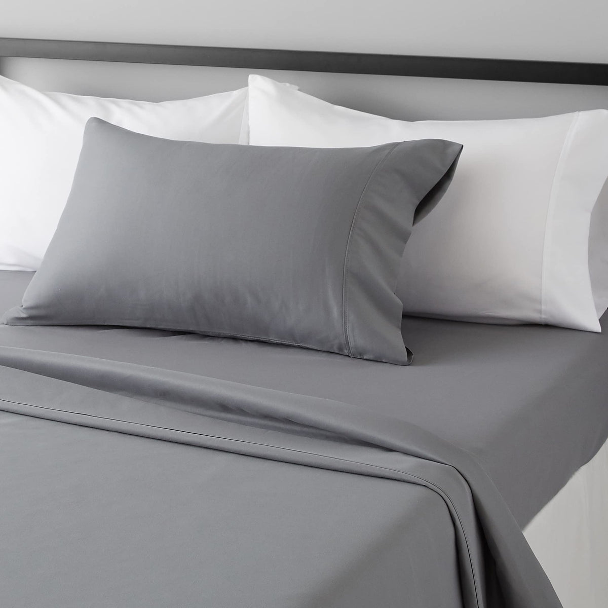 Amazon Basics Lightweight Super Soft Easy Care Breathable Microfiber 4 Piece Bed Sheets Set with 14-Inch Deep Pockets, Full, Navy Blue, Solid