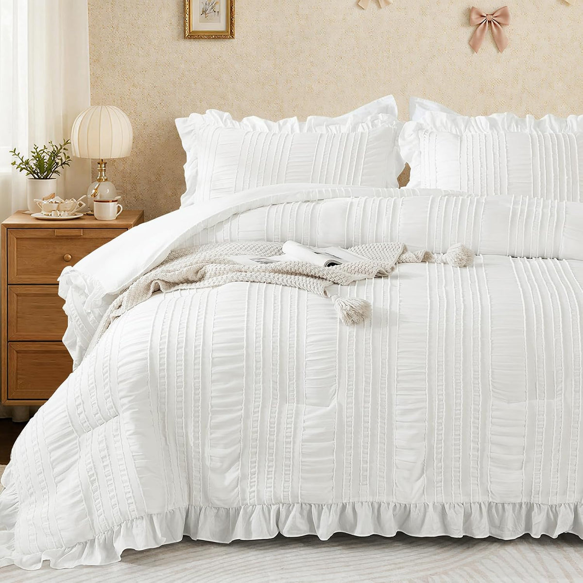 WONGS BEDDING White Queen Comforter Set,Boho Ruffle Comforter for Queen Bed,Soft Seersucker Shabby Chic Bedding Set with 1 Comforter,2 Tufted Pillowcases 90"×90"