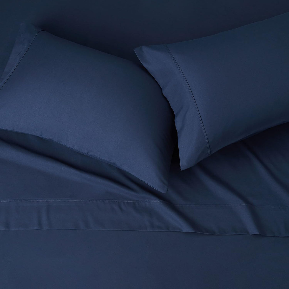 Amazon Basics Lightweight Super Soft Easy Care Breathable Microfiber 4 Piece Bed Sheets Set with 14-Inch Deep Pockets, Full, Navy Blue, Solid