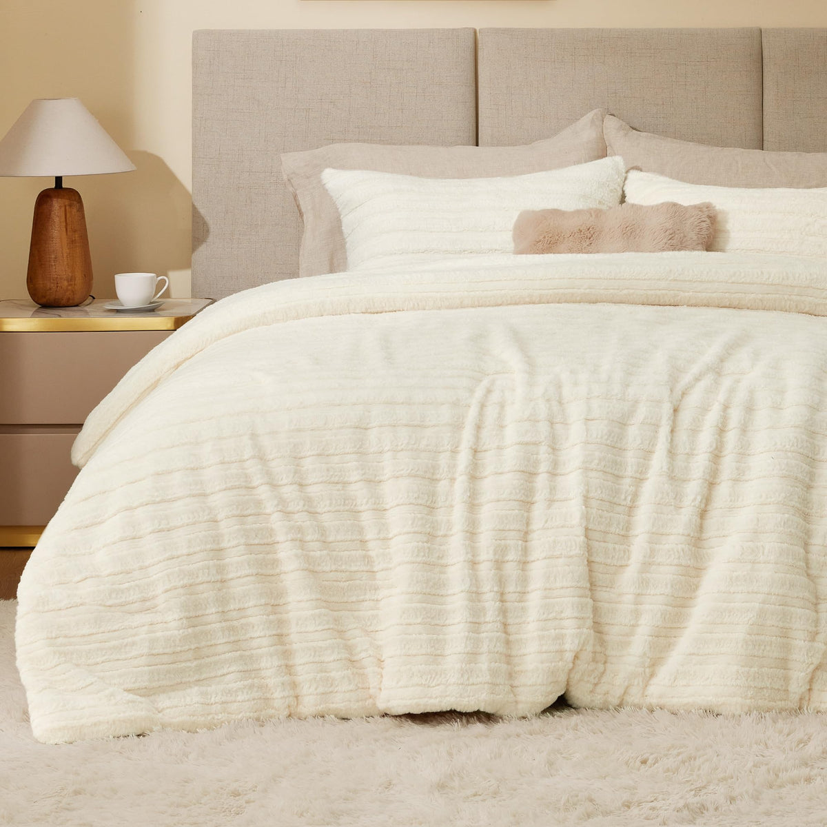 BEDELITE Fleece Full Comforter Set, Fluffy Bed Set, Cream White