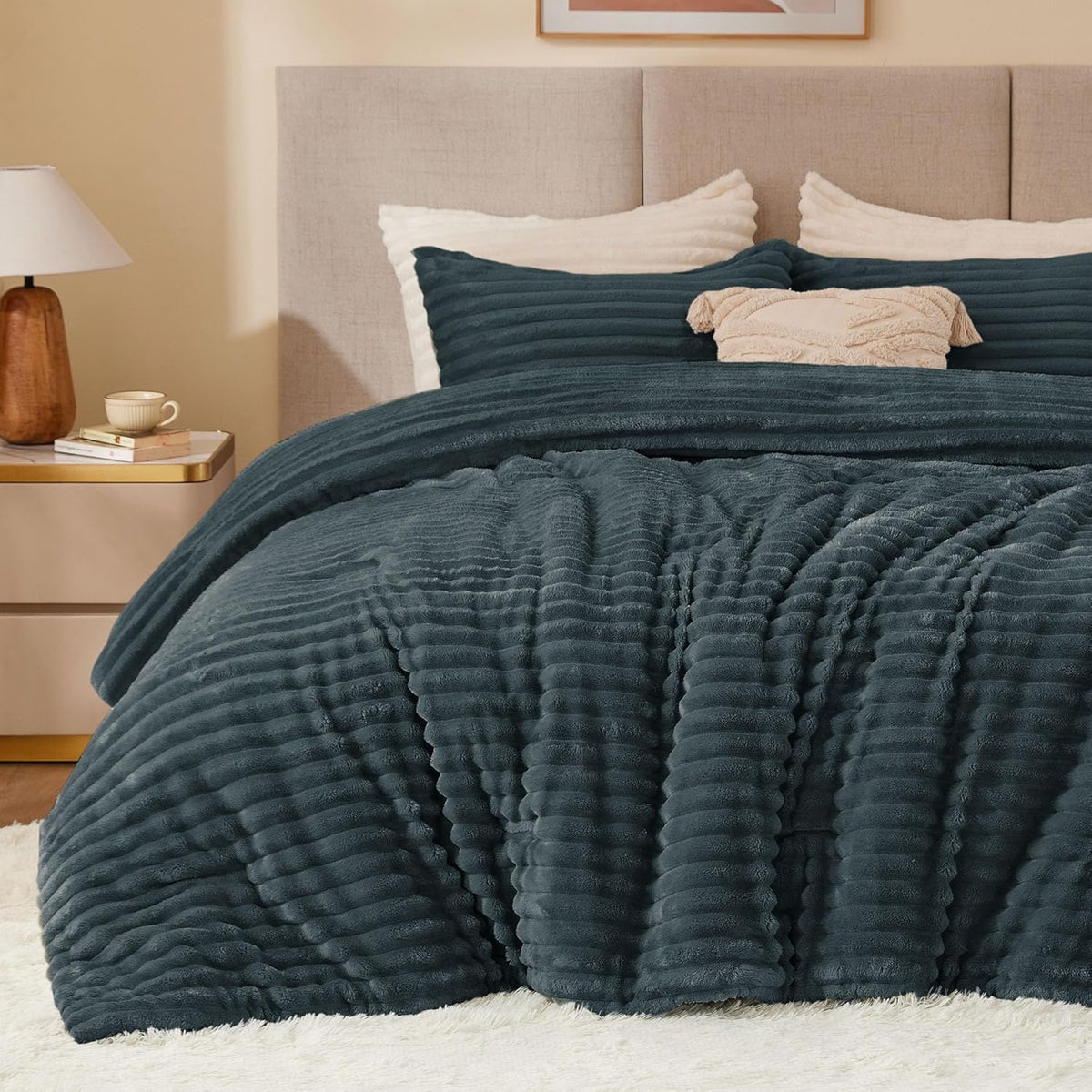 BEDELITE Fleece Queen Comforter Set, Fluffy Bed Set, Pink