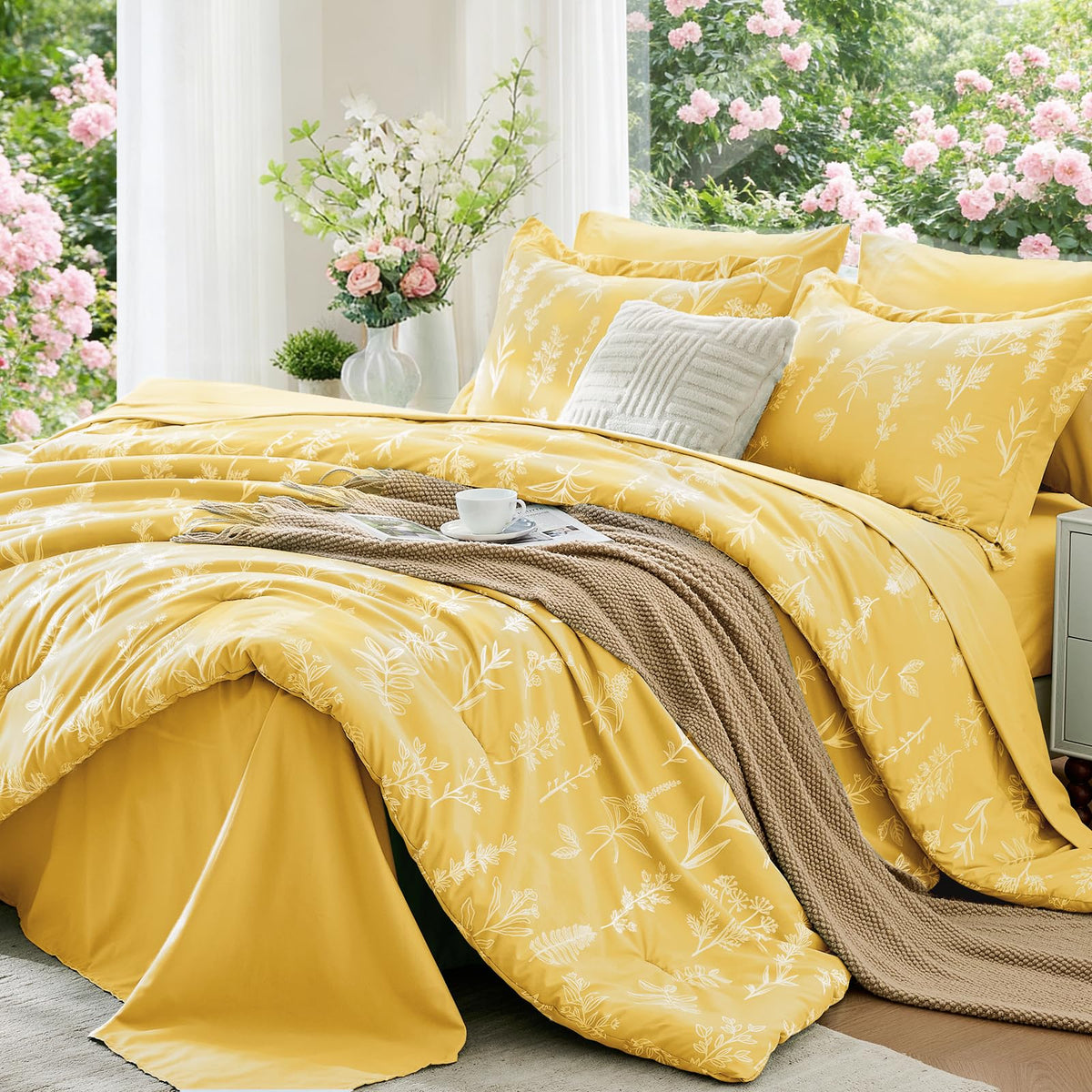 MUXHOMO Queen Comforter Set, 7-Piece Floral Bed in a Bag, Sage Green