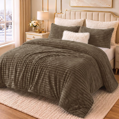 CozyLux Fleece Queen Comforter Set, 3 Piece Winter Warm Black Bedding