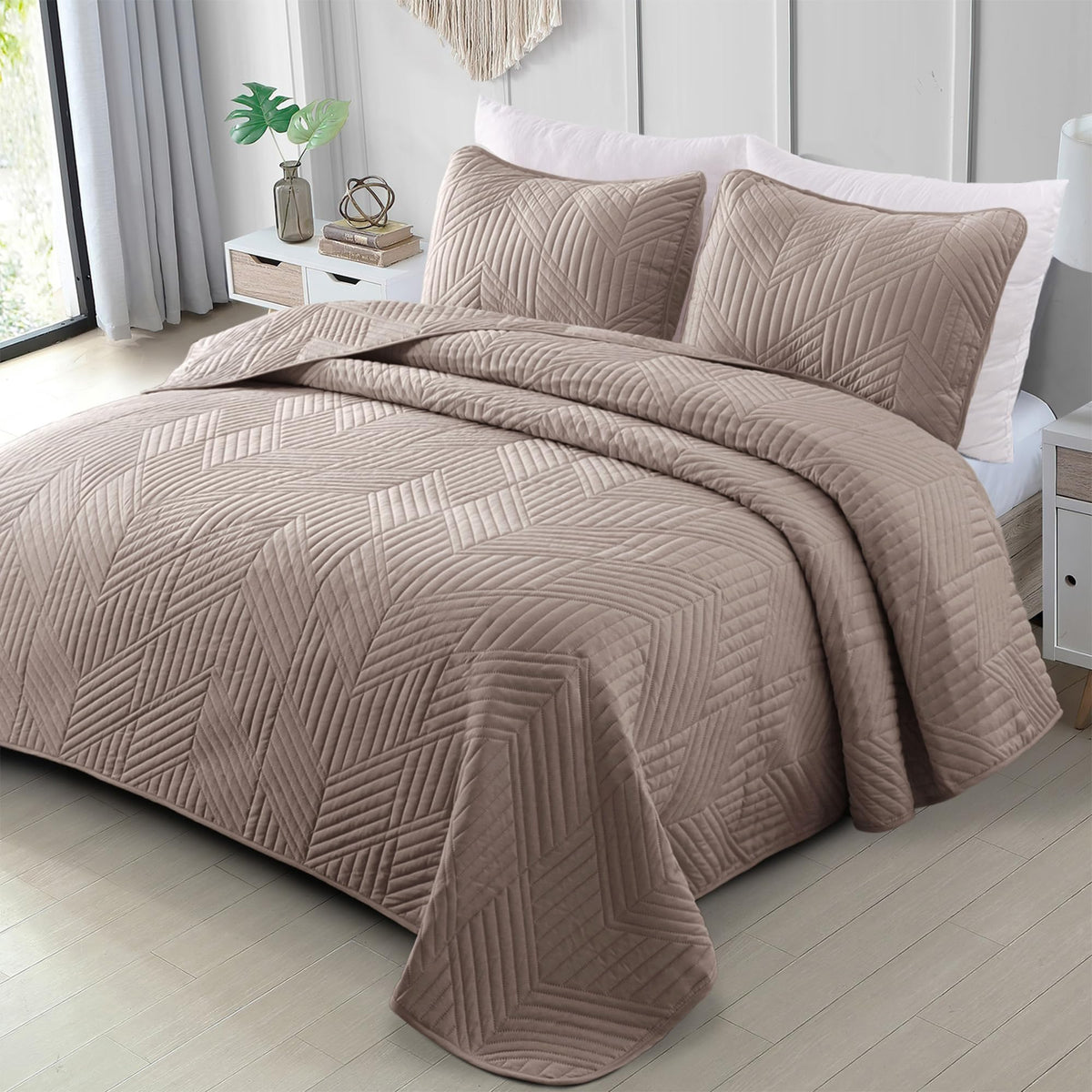 Exclusivo Mezcla Ultrasonic Full Queen Quilt Bedding Set, Beige Cream