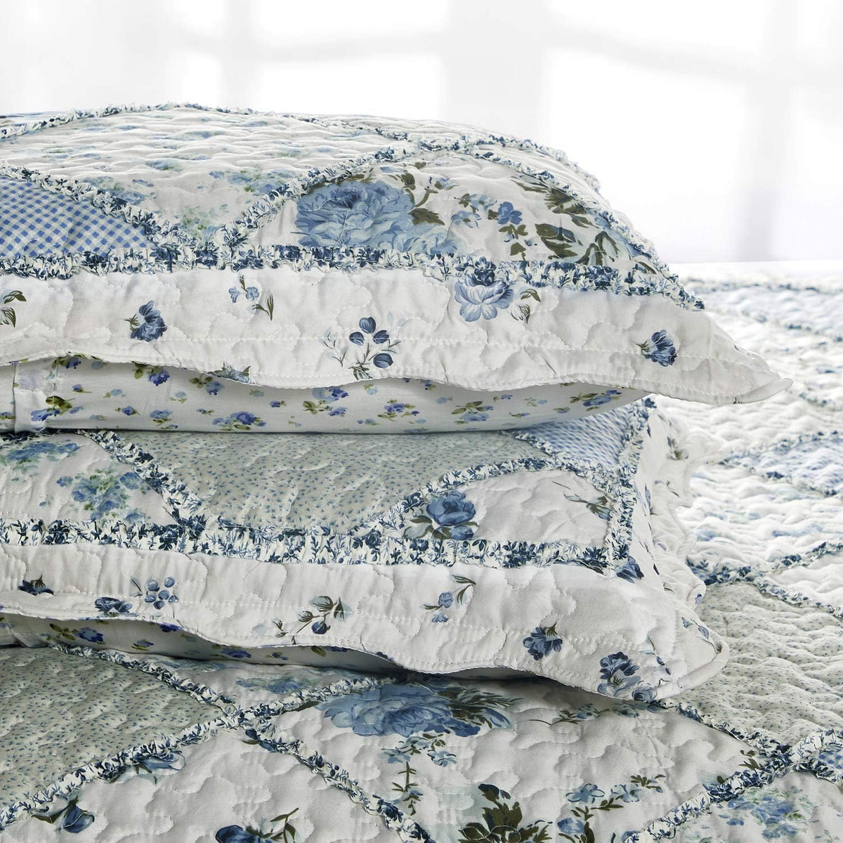 VIVILINEN Blue Floral Patchwork Quilt Set King Size Reversible Quilted Bedding Set with 2 Pillowcases