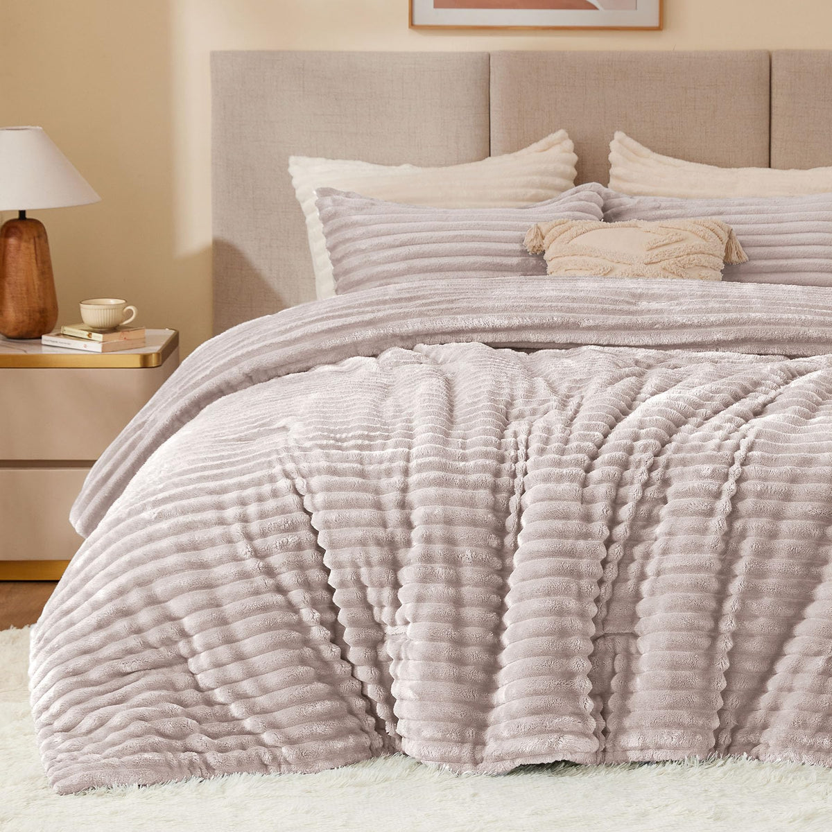 BEDELITE Fleece Full Comforter Set, Fluffy Bed Set, Cream White