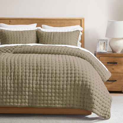 WDCOZY Cloud Soft Quilt Set, King Size, Light Beige, 3 Pieces 104x90 inches