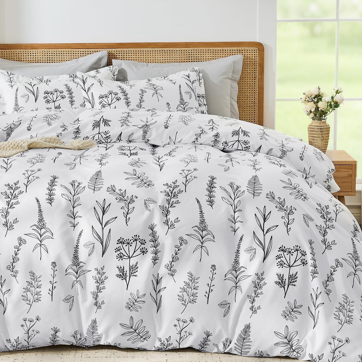 MUXHOMO Duvet Cover King Size, 3-Piece Floral Grey-Blue Bedding Set