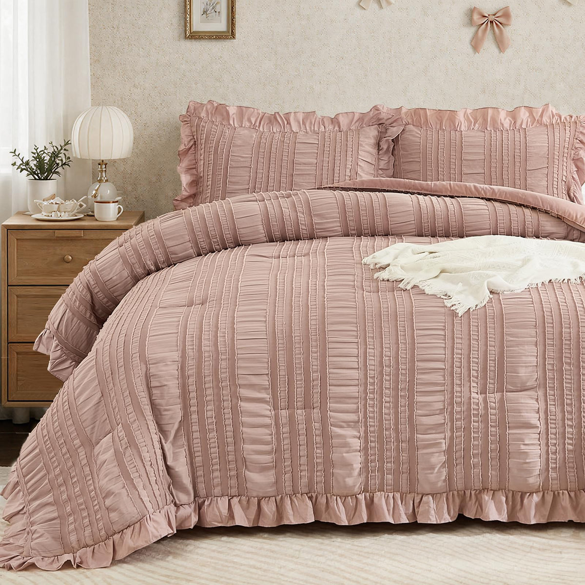 WONGS BEDDING White Queen Comforter Set,Boho Ruffle Comforter for Queen Bed,Soft Seersucker Shabby Chic Bedding Set with 1 Comforter,2 Tufted Pillowcases 90"×90"