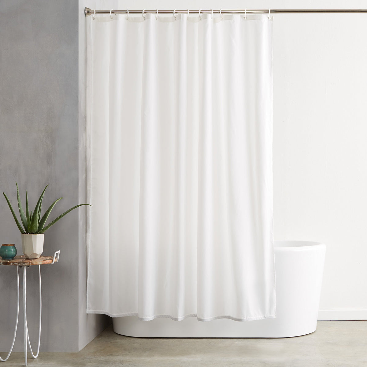 Amazon Basics 8-Gauge PEVA Shower Curtain or Liner with Mesh Storage Pockets - 72" x 72", Clear