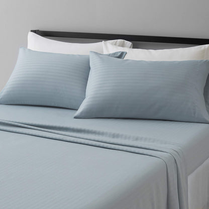 Amazon Basics Lightweight Super Soft Easy Care Breathable Microfiber 4 Piece Bed Sheets Set with 14-Inch Deep Pockets, Full, Navy Blue, Solid