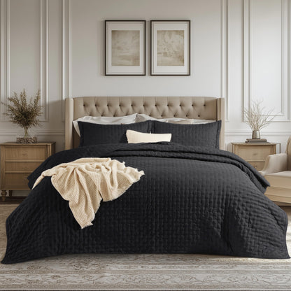 Bedsure Quilts Queen Size - Lightweight Comforter Queen Size for Summer, Bright White Bedspread Quilt with Clover Pattern, Soft Ultrasonic Coverlet, Modern All-Season Bedding, 90 x 96 Inches