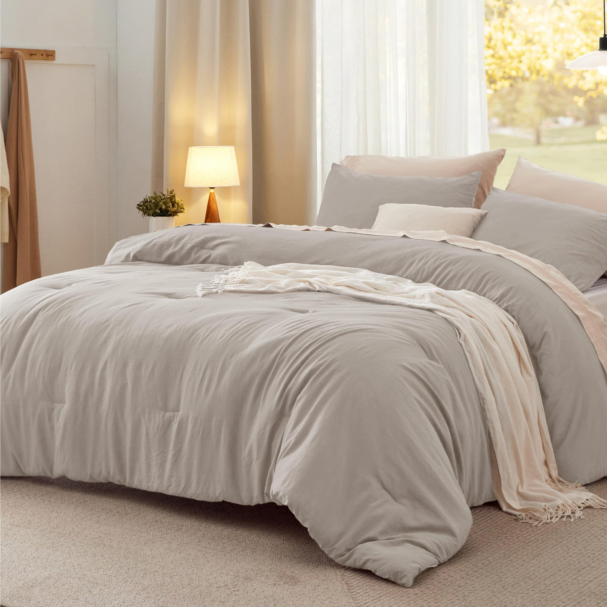 Bedsure Queen Comforter Set Prewashed Soft Bedding Set 3Pcs White 90"x90"