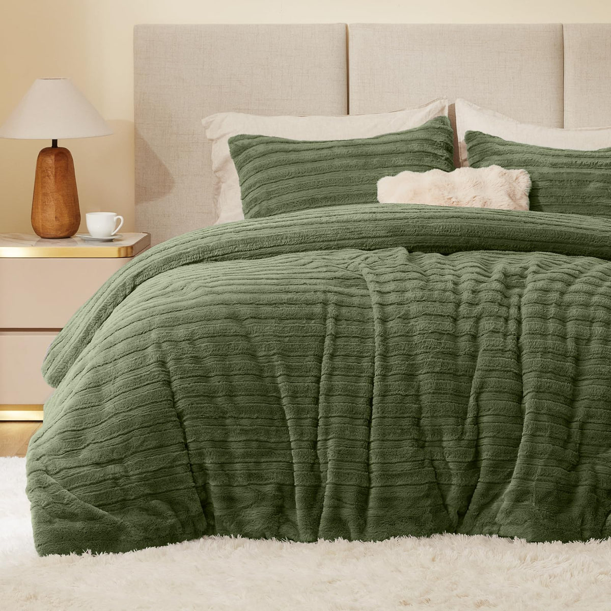 BEDELITE Fleece Queen Comforter Set, Fluffy Bed Set, Pink