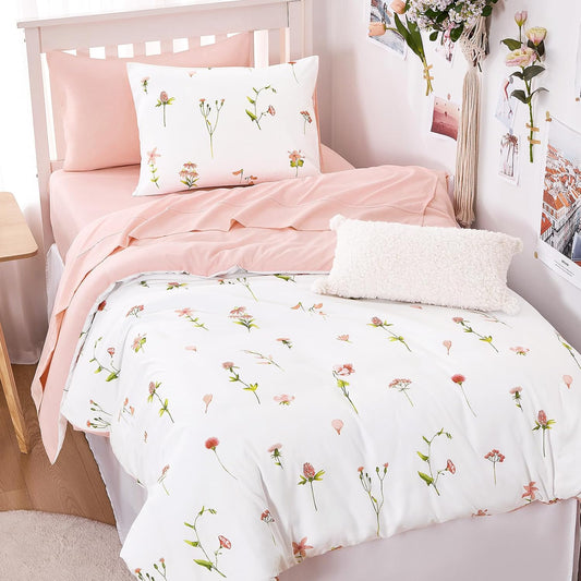 Wake In Cloud - Floral Comforter Set, Cottagecore Cute Aesthetic Watercolor Tiny Flowers and Leaves, Soft Lightweight Bedding for Women Teen Girls, 3 Pieces, Pink, Twin/Twin XL Size