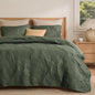Bedsure Quilts Queen Size - Lightweight Comforter Queen Size for Summer, Bright White Bedspread Quilt with Clover Pattern, Soft Ultrasonic Coverlet, Modern All-Season Bedding, 90 x 96 Inches