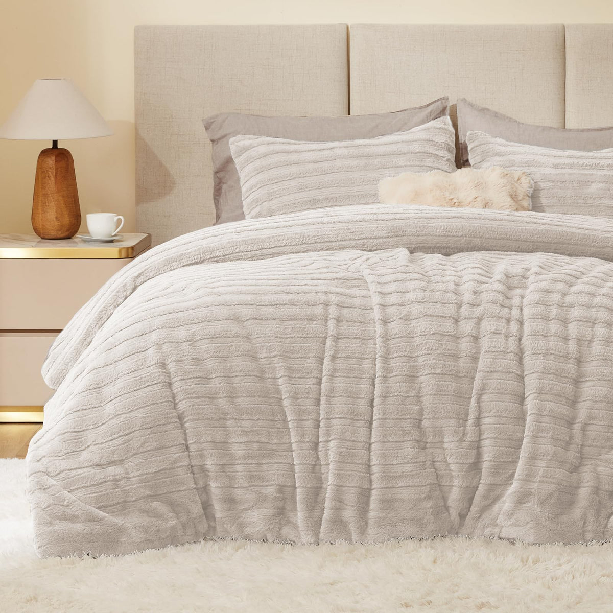 BEDELITE Fleece Full Comforter Set, Fluffy Bed Set, Cream White
