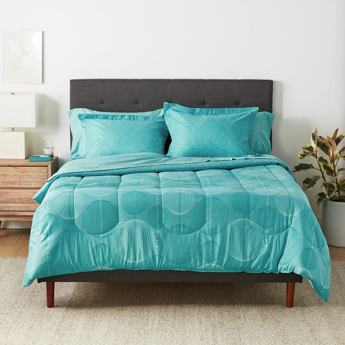 Amazon Basics 5-Piece Lightweight Microfiber Comforter Set with Sheets, Bed-in-a-Bag, Navy with Grey Plaid Bedding, Twin/Twin XL