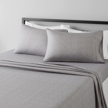 Amazon Basics Lightweight Super Soft Easy Care Breathable Microfiber 4 Piece Bed Sheets Set with 14-Inch Deep Pockets, Full, Navy Blue, Solid
