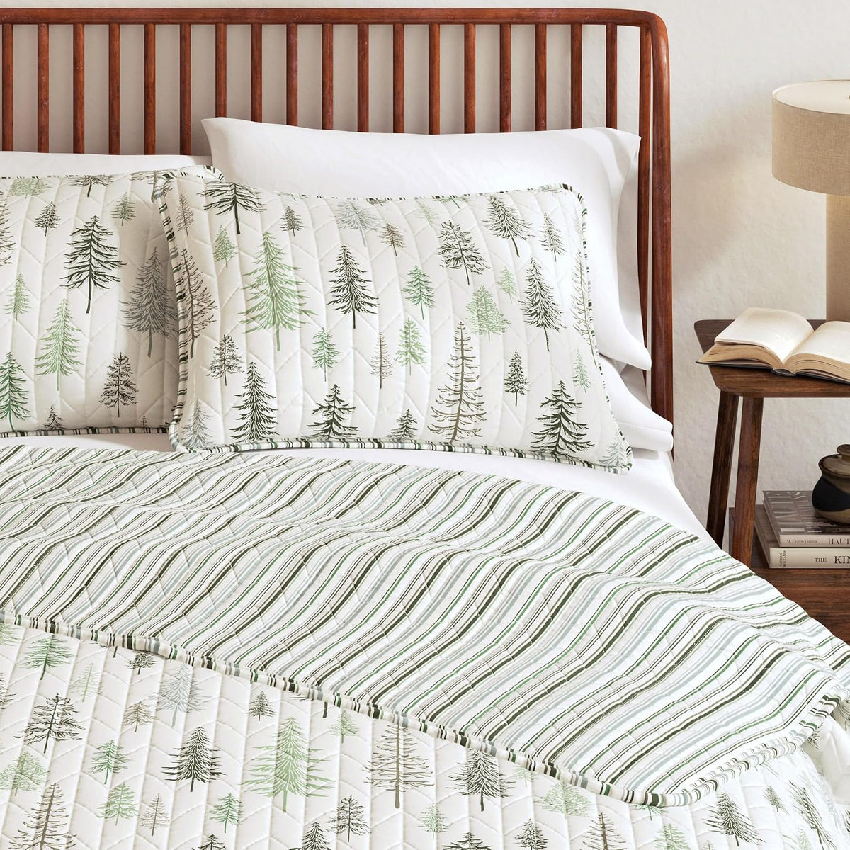 Great Bay Home Lodge Quilt Set - 3-Piece Full/Queen Size Rustic Bedding Set - Lightweight, All-Season, Reversible Bedspread (Lodge Trees)