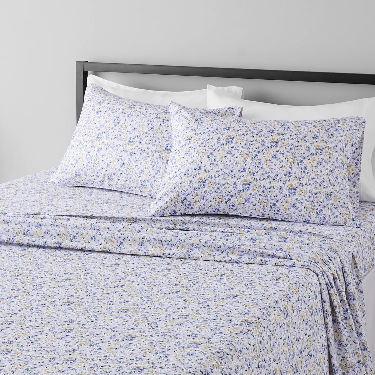 Amazon Basics Lightweight Super Soft Easy Care Breathable Microfiber 4 Piece Bed Sheets Set with 14-Inch Deep Pockets, Full, Navy Blue, Solid