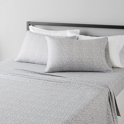 Amazon Basics Lightweight Super Soft Easy Care Breathable Microfiber 4 Piece Bed Sheets Set with 14-Inch Deep Pockets, Full, Navy Blue, Solid