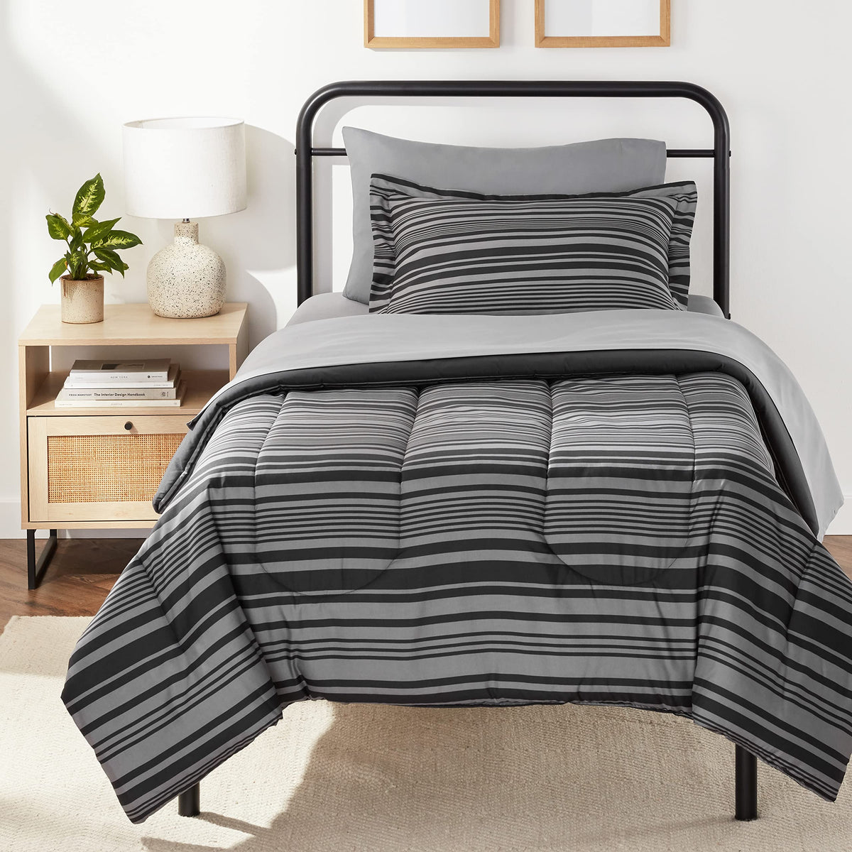 Amazon Basics 5-Piece Lightweight Microfiber Comforter Set with Sheets, Bed-in-a-Bag, Navy with Grey Plaid Bedding, Twin/Twin XL