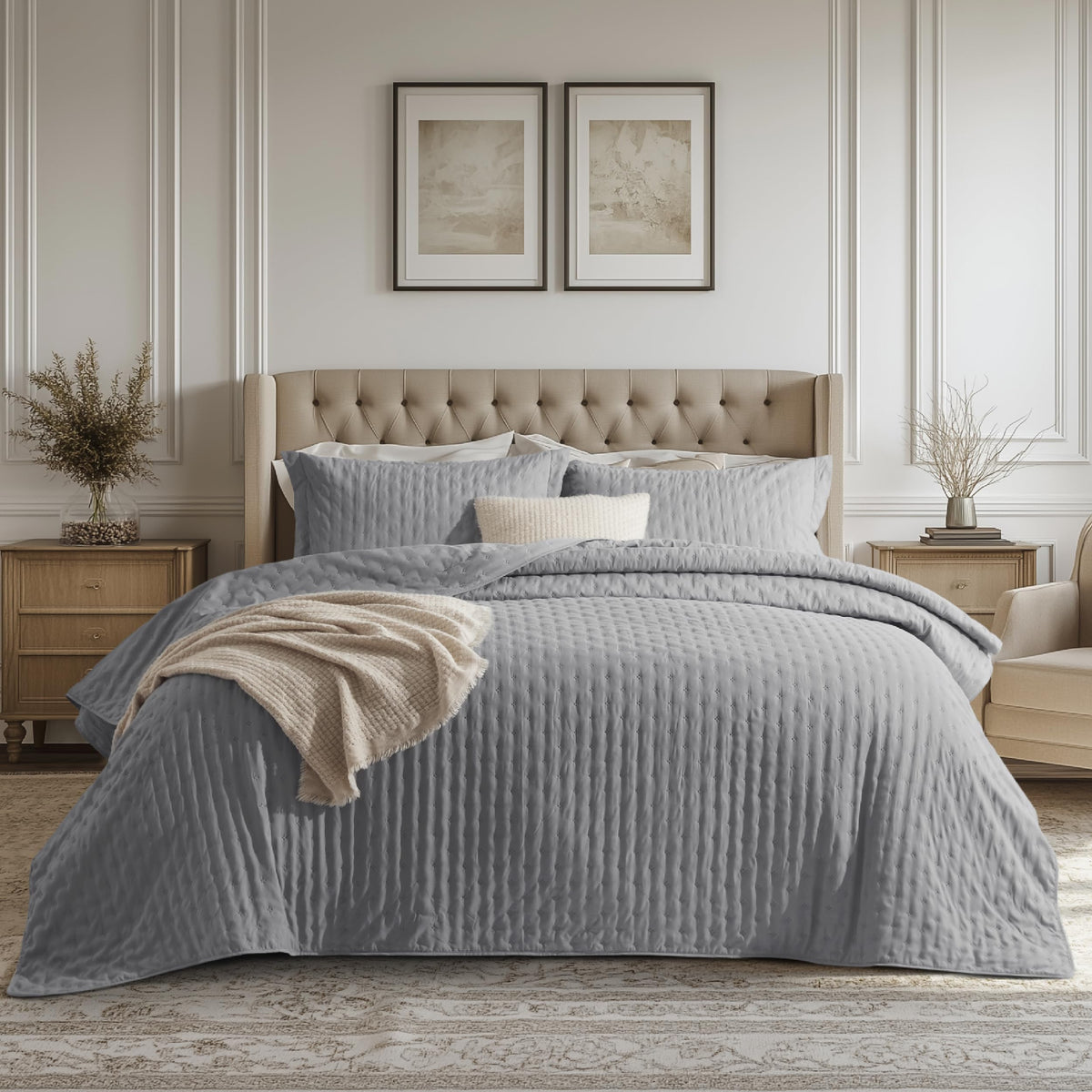 Bedsure Quilts Queen Size - Lightweight Comforter Queen Size for Summer, Bright White Bedspread Quilt with Clover Pattern, Soft Ultrasonic Coverlet, Modern All-Season Bedding, 90 x 96 Inches