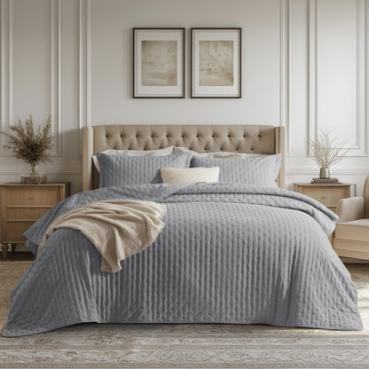 Bedsure Quilts Queen Size - Lightweight Comforter Queen Size for Summer, Bright White Bedspread Quilt with Clover Pattern, Soft Ultrasonic Coverlet, Modern All-Season Bedding, 90 x 96 Inches