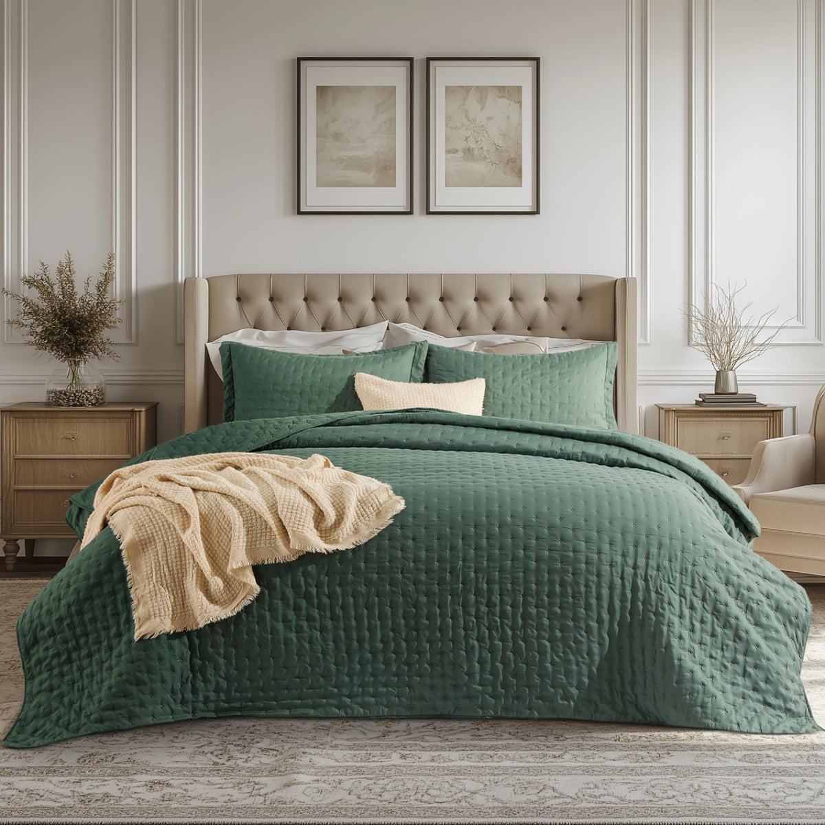 Bedsure Quilts Queen Size - Lightweight Comforter Queen Size for Summer, Bright White Bedspread Quilt with Clover Pattern, Soft Ultrasonic Coverlet, Modern All-Season Bedding, 90 x 96 Inches