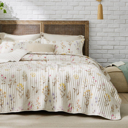 Bedsure Fall Quilts King Size, Reversible Botanical Floral Comforter, Beige