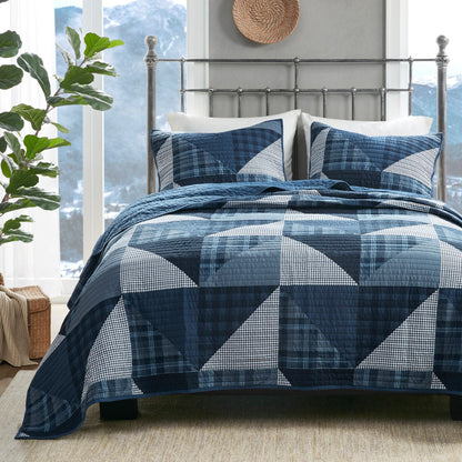 Woolrich Quilt Set Queen, Southwestern Aztec Bedding, Reversible Lightweight Bedspread, Oversized Rustic Cabin Quilt Set, Western Farmhouse Bedding with Matching Shams, Black