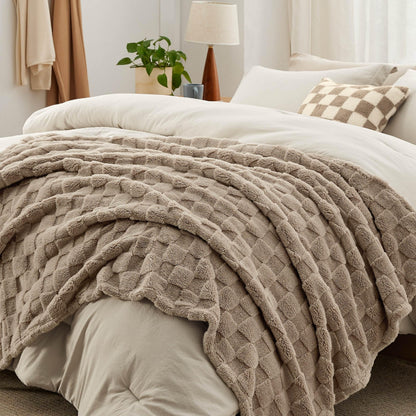 Bedsure Queen Bedding Set -5 Pieces Boho Comforter Sets Queen Size with Checkered Throw Blanket, Decorative Pillow, Lightwight Bedding for All Season, Fluffy Soft Bedding Set, Linen Beige Brown
