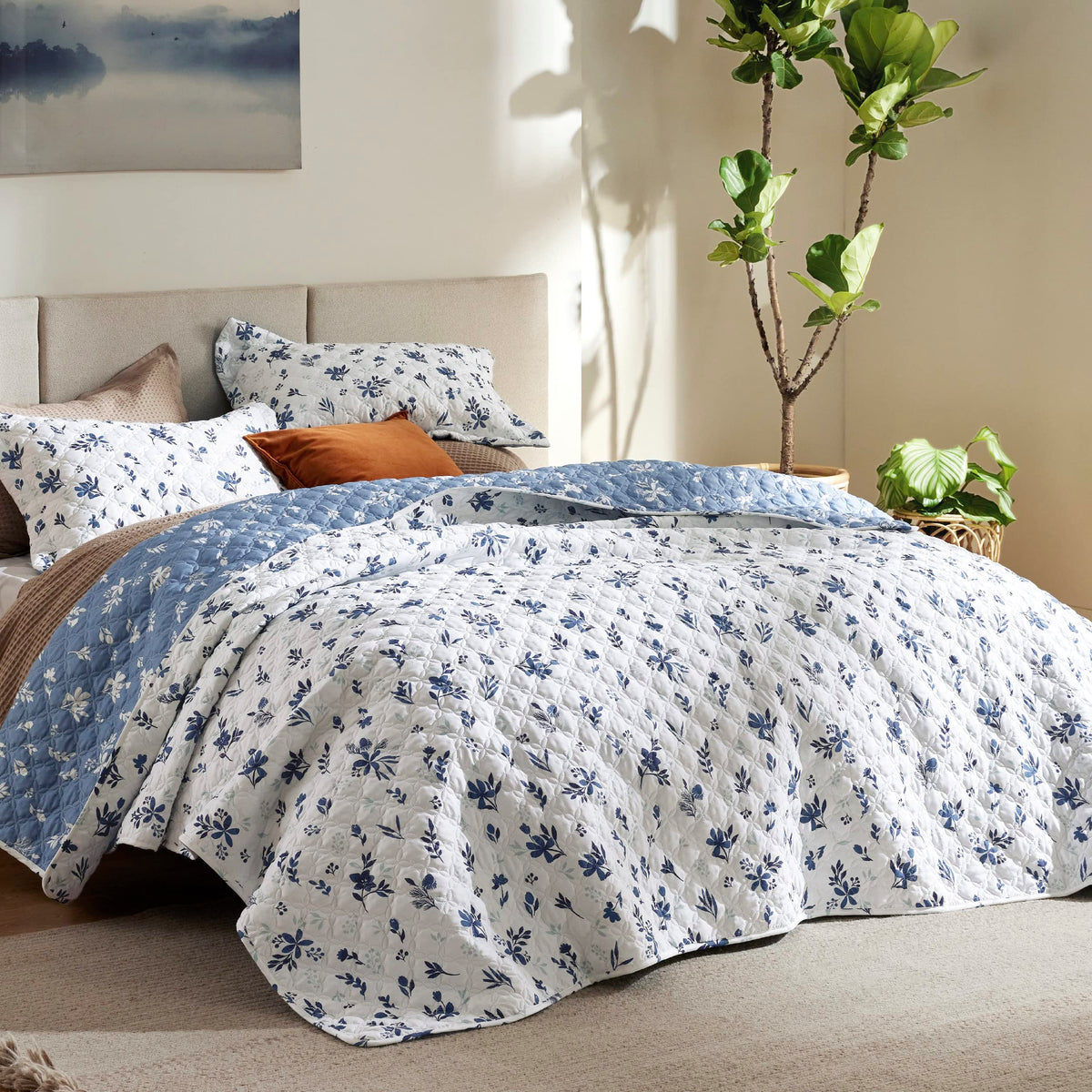Bedsure Fall Quilts King Size, Reversible Botanical Floral Comforter, Beige