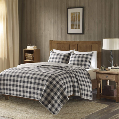 Woolrich Quilt Set Queen, Southwestern Aztec Bedding, Reversible Lightweight Bedspread, Oversized Rustic Cabin Quilt Set, Western Farmhouse Bedding with Matching Shams, Black