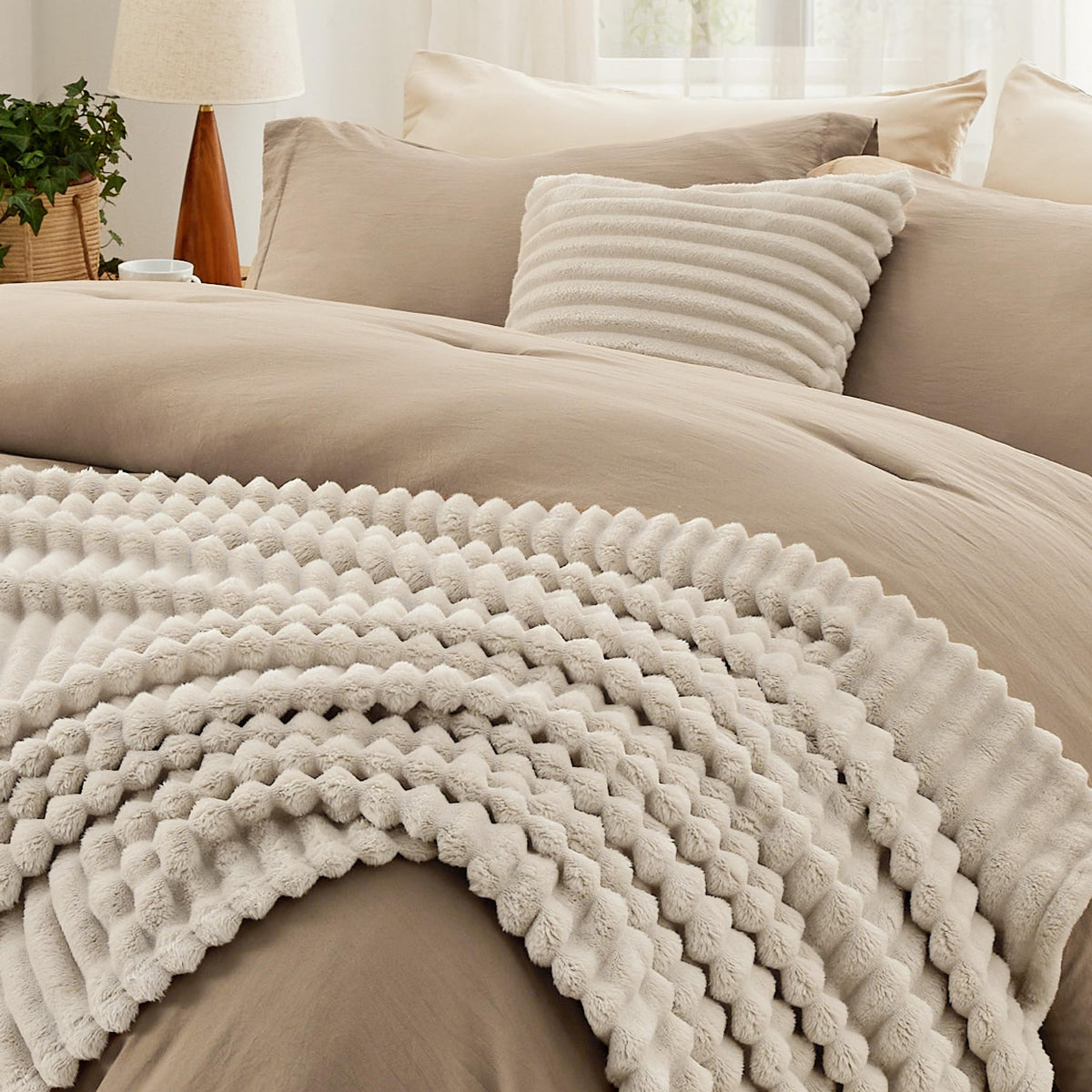 Bedsure Queen Bedding Set -5 Pieces Boho Comforter Sets Queen Size with Checkered Throw Blanket, Decorative Pillow, Lightwight Bedding for All Season, Fluffy Soft Bedding Set, Linen Beige Brown