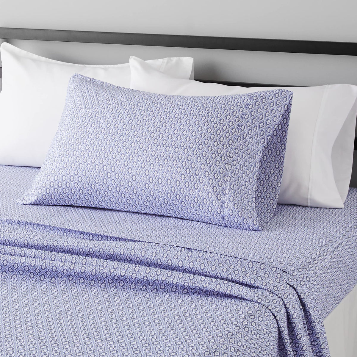 Amazon Basics Lightweight Super Soft Easy Care Breathable Microfiber 4 Piece Bed Sheets Set with 14-Inch Deep Pockets, Full, Navy Blue, Solid