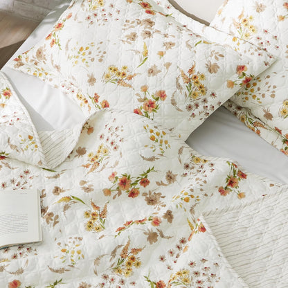 Bedsure Fall Quilts King Size, Reversible Botanical Floral Comforter, Beige