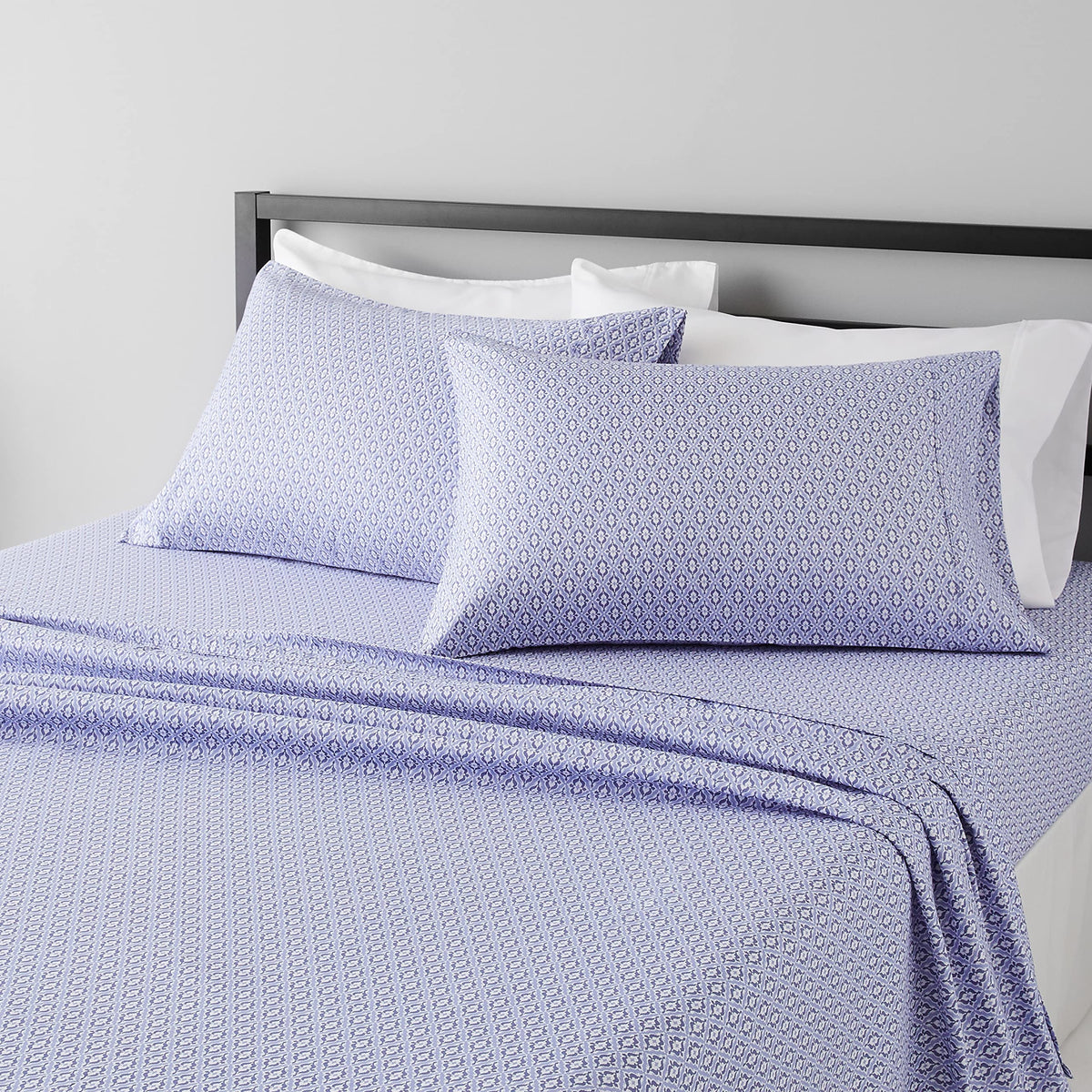 Amazon Basics Lightweight Super Soft Easy Care Breathable Microfiber 4 Piece Bed Sheets Set with 14-Inch Deep Pockets, Full, Navy Blue, Solid